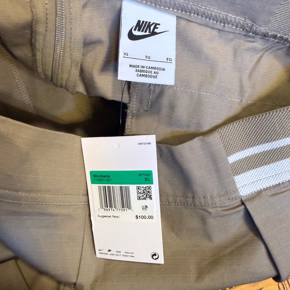 Nike Womens Wide Leg Ripstop Trousers Khaki Beige FV4651-247 Size XL Pockets NEW - Picture 3 of 10
